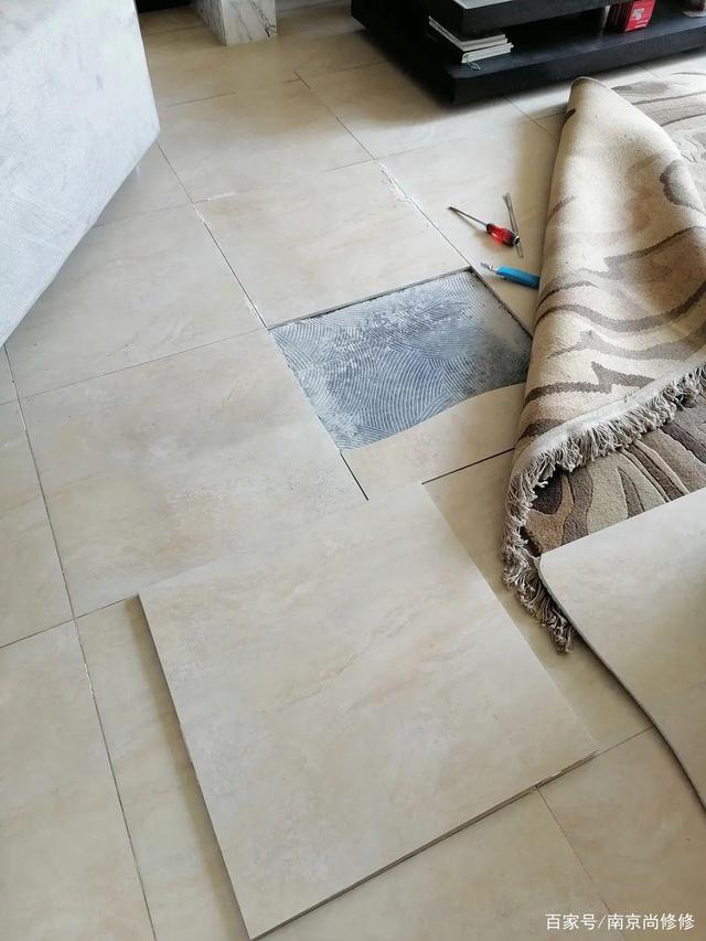 厨房墙面瓷砖空鼓补救方法(装修厨房墙瓷砖空鼓什么原因导致) 厨房墙面瓷砖空鼓补救方法(装修厨房墙瓷砖空鼓什么原因导致)