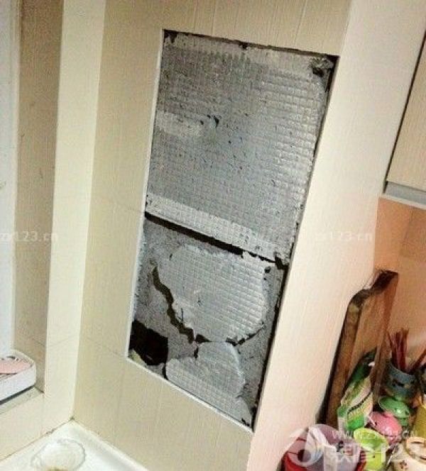 厨房墙面瓷砖鼓了怎样处理(厨房墙面瓷砖鼓了怎样处理?)